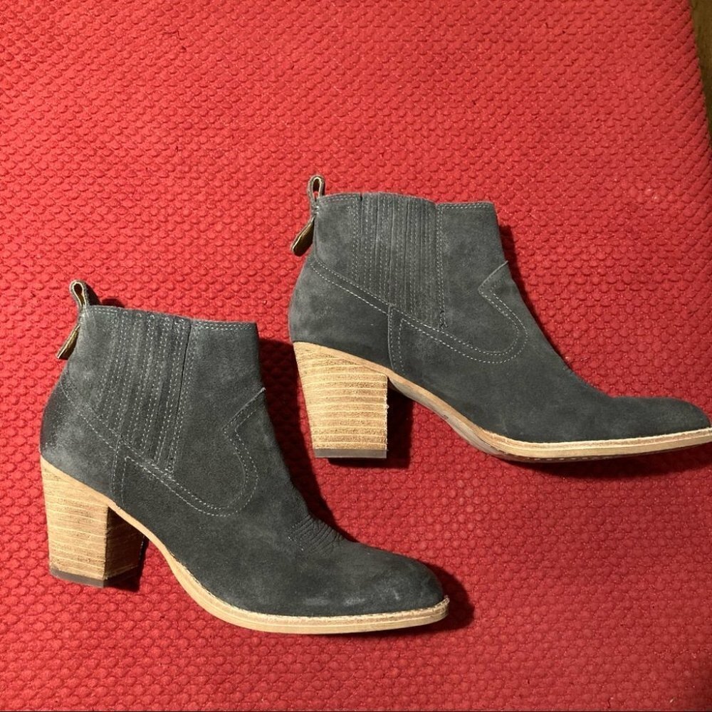DOLCE VITA Sz 9 Western Grey  Suede Stretch Shaft Stacked Heel Booties - Picture 4 of 8